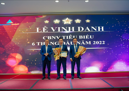 Tập đoàn Đất Xanh vinh danh CBNV tiêu biểu 6 tháng đầu năm 2022