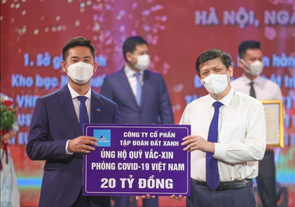 Tập đoàn Đất Xanh ủng hộ 27 tỷ đồng cho Quỹ vaccine phòng chống Covid-19 và các địa phương