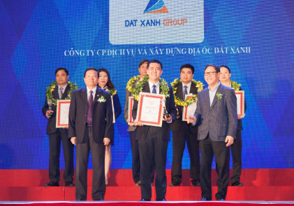 Dat Xanh Group received the award for being in Top 10 prestigious investors