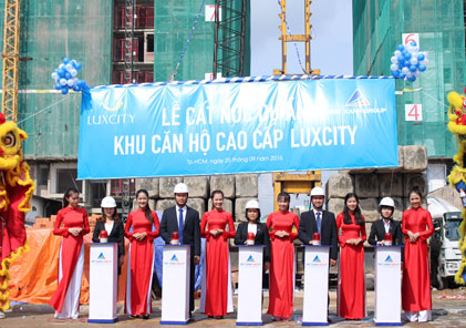 Đất Xanh cất nóc sớm khu căn hộ cao cấp Luxcity