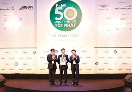 Dat Xanh excellently honored in Top 50 best listed companies in Vietnam