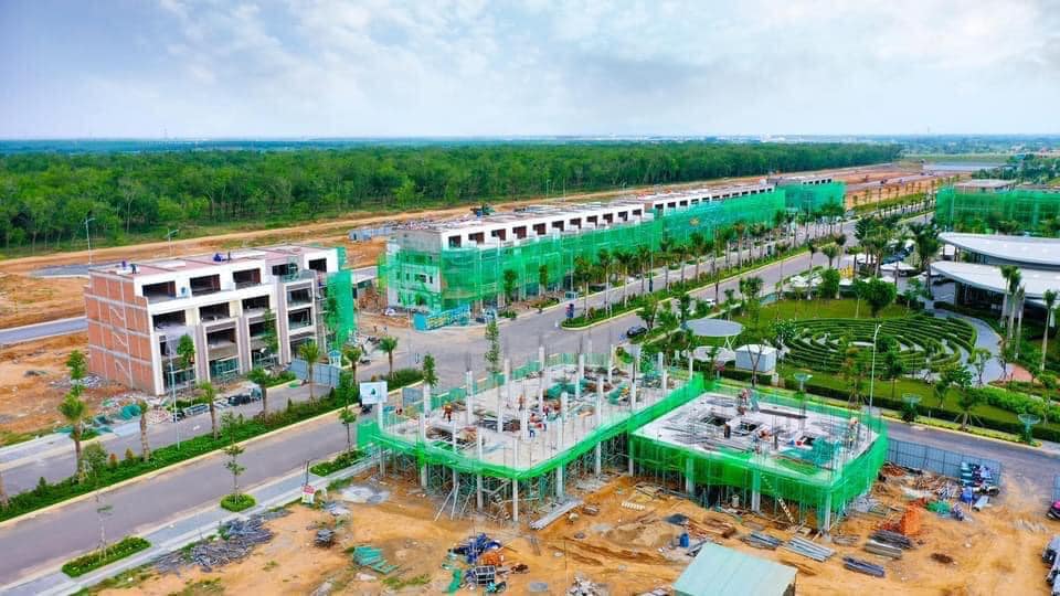 Nhiều hạng mục công trình tại Gem Sky World đang được đẩy nhanh tốc độ thi công để đảm bảo bàn giao đúng tiến độ. Hình thực tế tháng 06/2021. Nhiều hạng mục công trình tại Gem Sky World đang được đẩy nhanh tốc độ thi công để đảm bảo bàn giao đúng tiến độ. Hình thực tế tháng 06/2021.