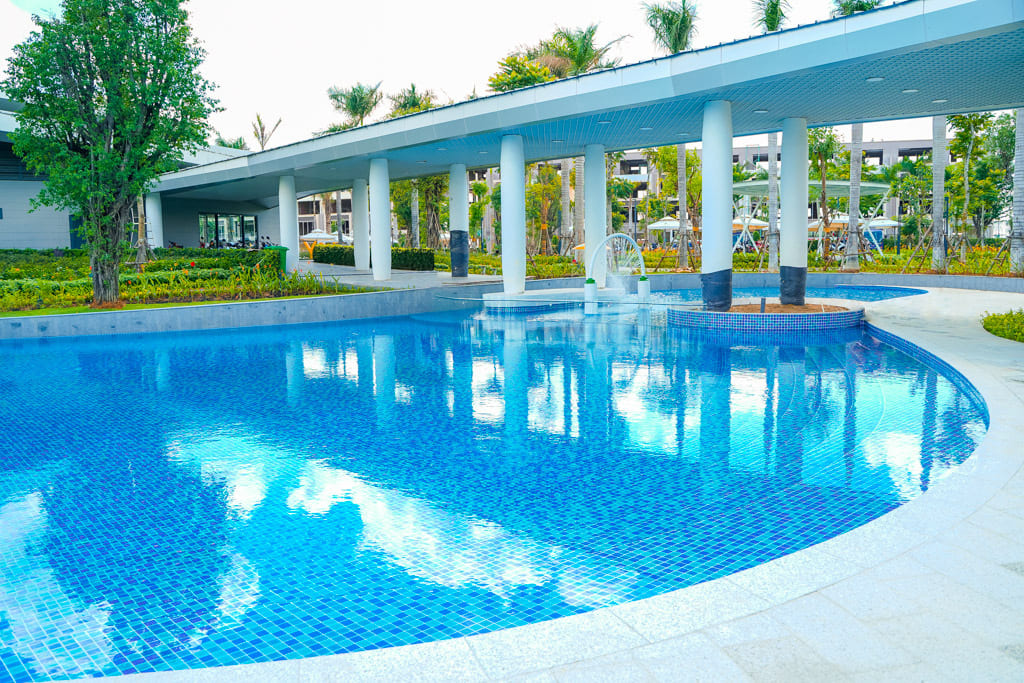 Hồ bơi tại Gem Sky Park đã hoàn thành và sẵn sàng đi vào hoạt động. Hồ bơi tại Gem Sky Park đã hoàn thành và sẵn sàng đi vào hoạt động.